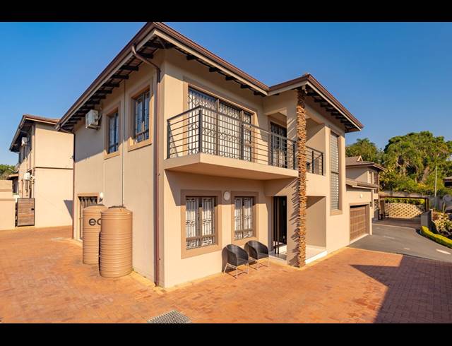 4 BEDROOM DUPLEX FOR SALE IN BEVERLEY HILLS